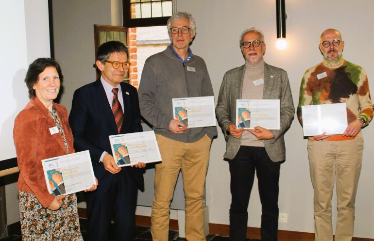 Atic décerne des titres d&#039;honneur à ses fidèles enseignants des cours de l&#039;Atic