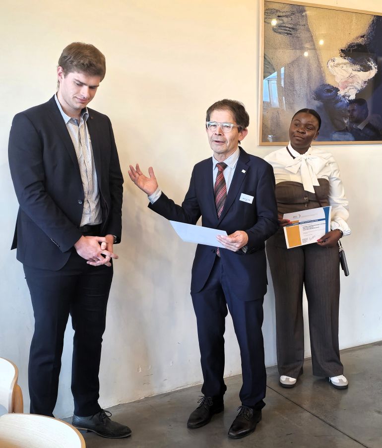 Nick Breugelmans (super laureaat) &amp;J oris Mampaey (past president)